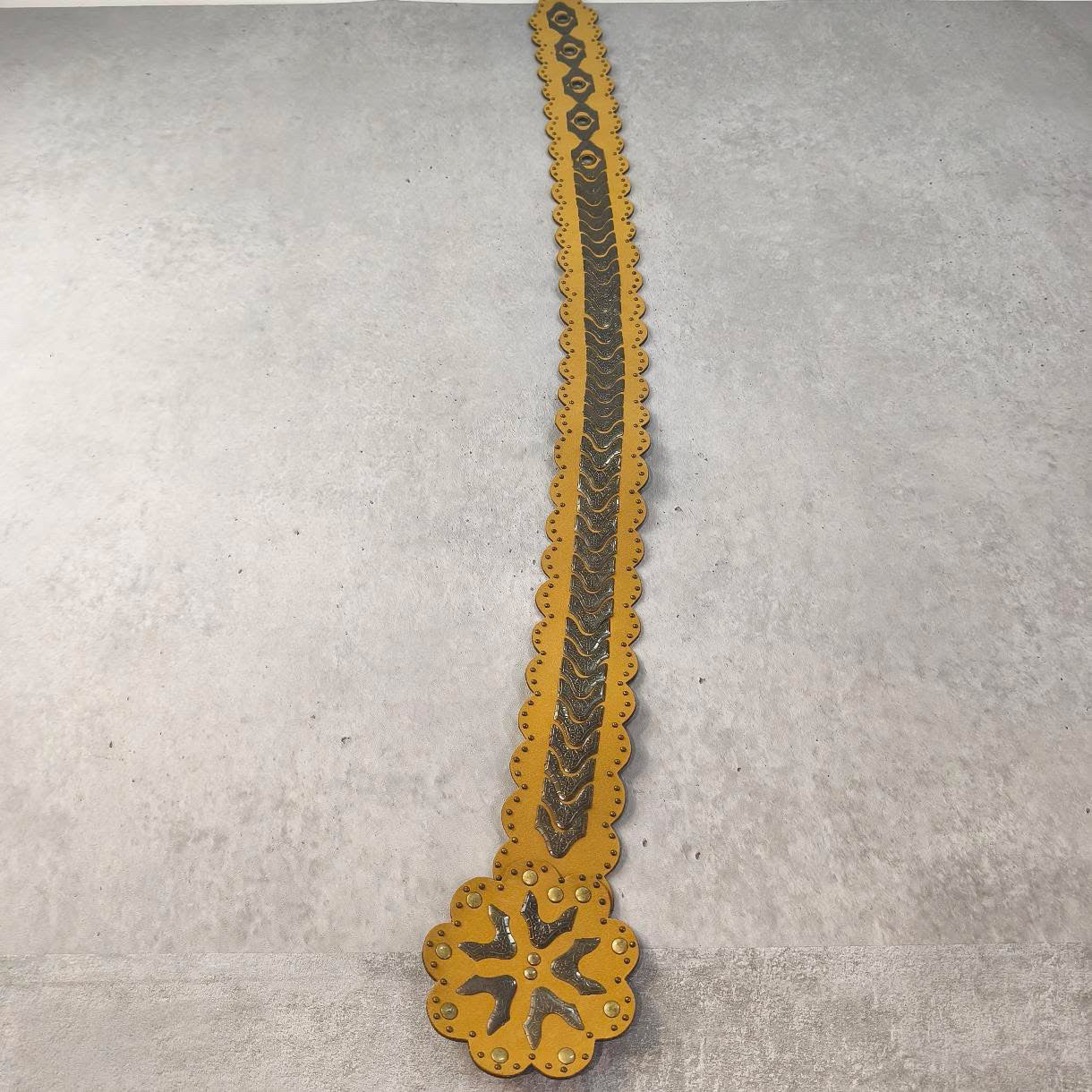 Ceinture Femme Style Country Western Jaune Ocre et Noire - Décorations Métal - #0251