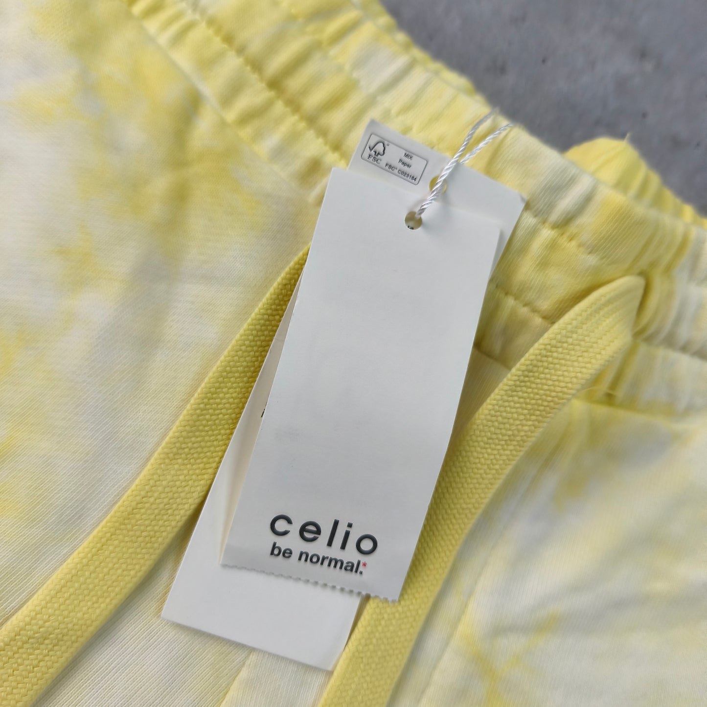 Bermuda en molleton Celio Tie & Dye Jaune - Taille M homme